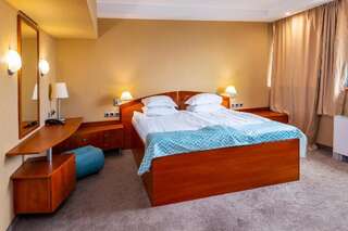 Отель Grand Hotel Riga Русе Standard Double or Twin Room with River View and Free Parking-4
